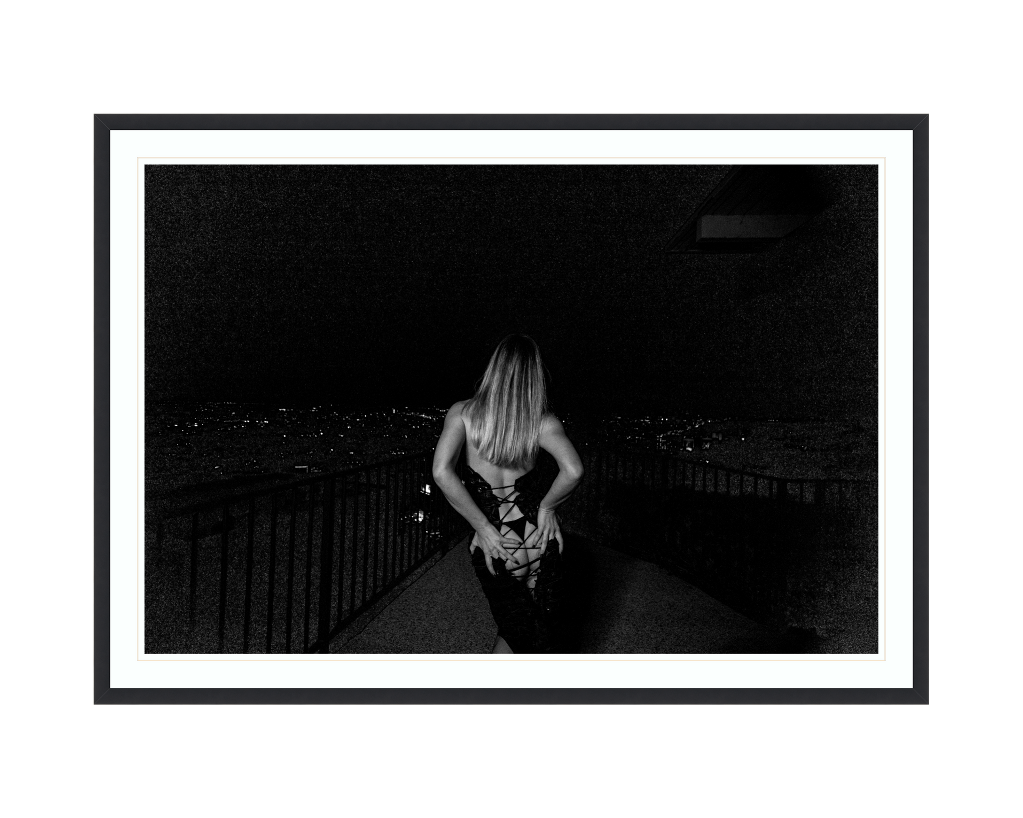 Hollywood by night. Emily Palos, Hollywood Hills, 2022 by Mariann Vik Johansen